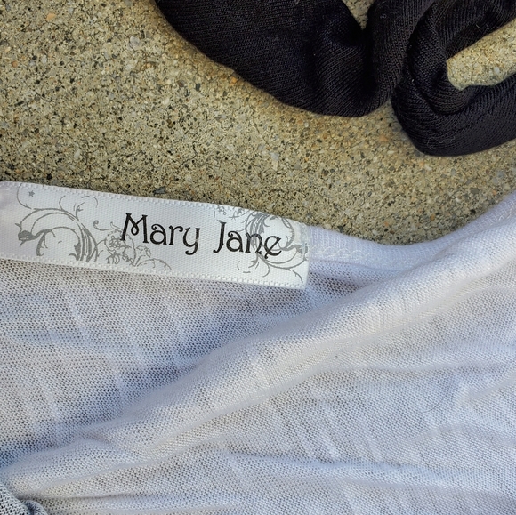 MARY JANE Blouse with Flower Graphic Med Rayon Like New🌼🌼 So cute on 😍 - Picture 6 of 7